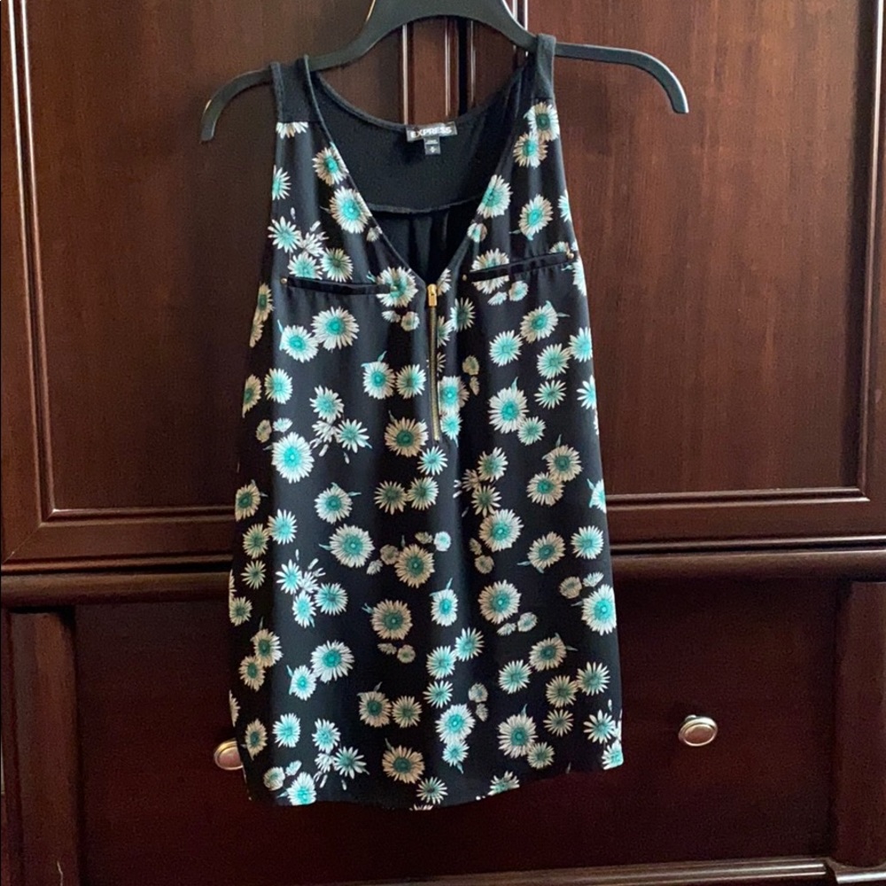 Express tank with flowers